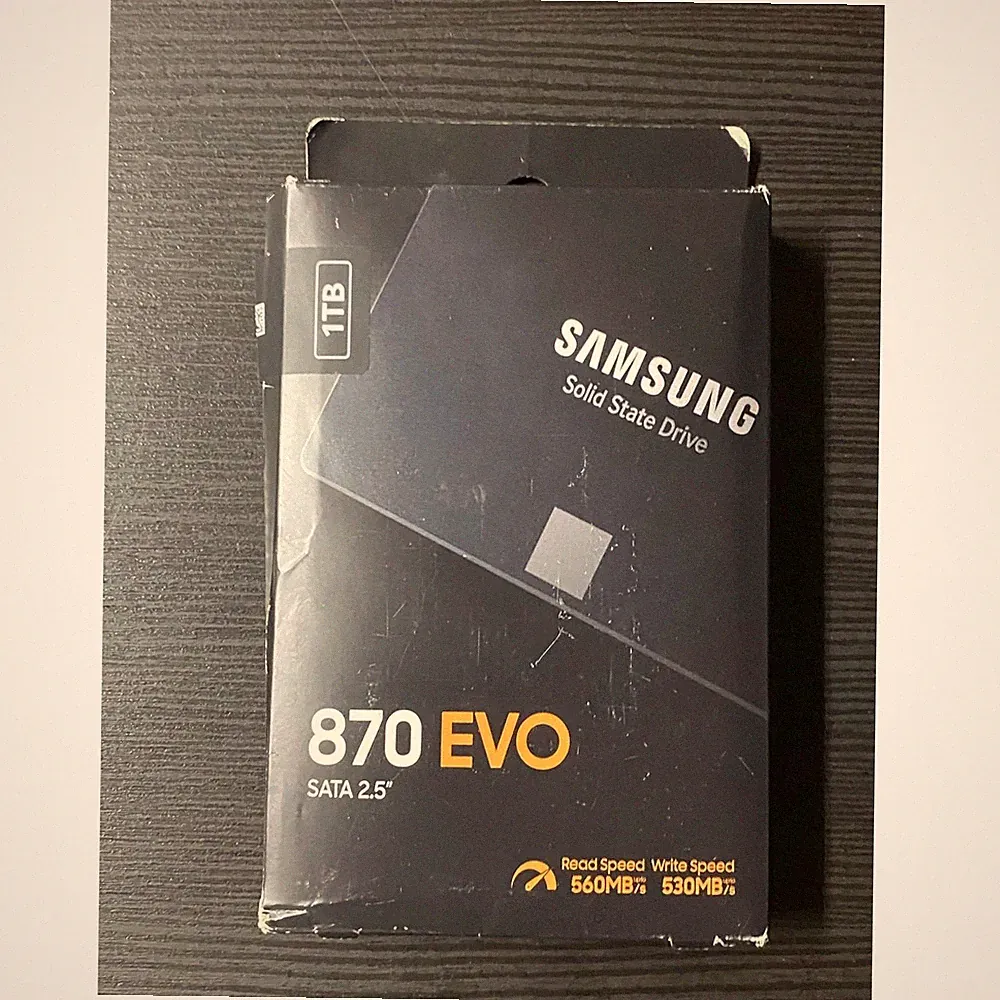 Samsung 870 EVO 1TB 2.5 Inch SATA III Internal SSD (MZ-77E1T0) (Open Box, New)